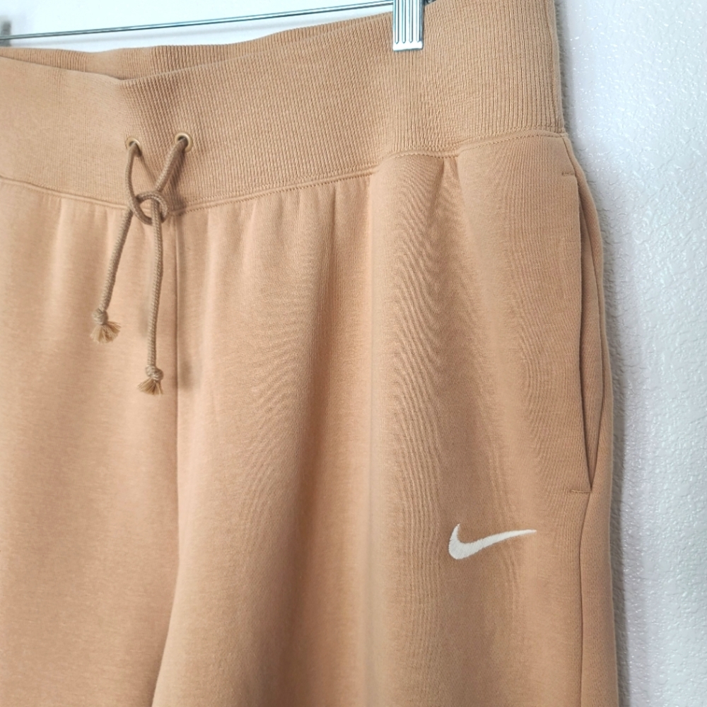 NIKE Sportswear Phoenix Fleece Plus Size Tracksuit Joggers Tan - Picture 8 of 9
